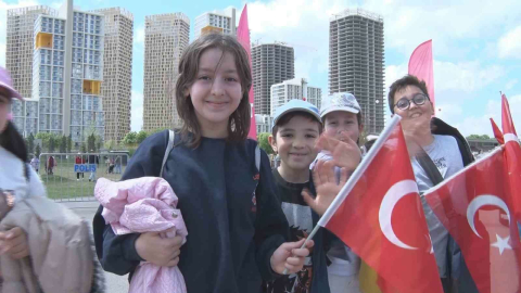 Çocuklar “TRT 46. Uluslararası 23 Nisan Çocuk Şenliği”nde bir araya geldi