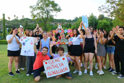 Antalya’da gençler Dünya Arkadaşlık Günü’nde buluştu