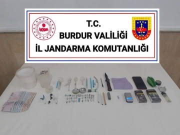 Burdur’da kaçakçılık operasyonlarında çok sayıda malzeme ele geçirildi