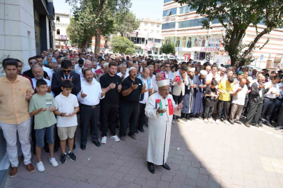 Iğdır’da Cuma namazı sonrası İsmail Haniye için gıyabi cenaze namazı kılındı