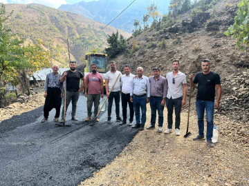 Başkan yol sözünü tuttu, mahalle büyük sevinç yaşadı