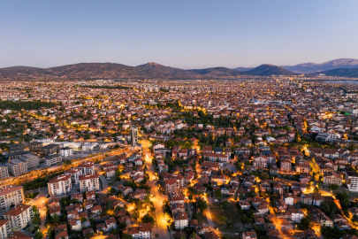 Yaz Sıcakları Elektrik Tüketimini Patlattı: AEDAŞ'tan Açıklamalar