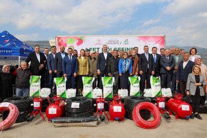 Gaziantep'te Depremzede Çiftçilere 400 Dekar Çilek Üretim Desteği