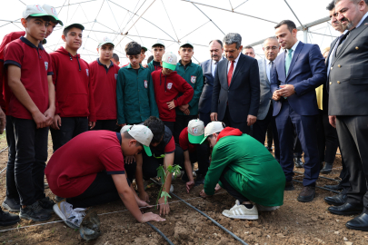 Şırnak'ta Tropik Meyveler Öğrencilerle Yeşerecek