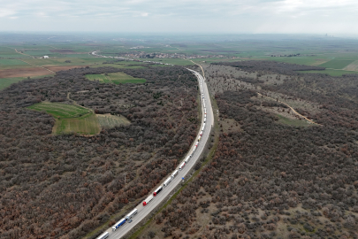 Hamzabeyli Sınır Kapısı'nda 17 Kilometrelik Tır Kuyruğu